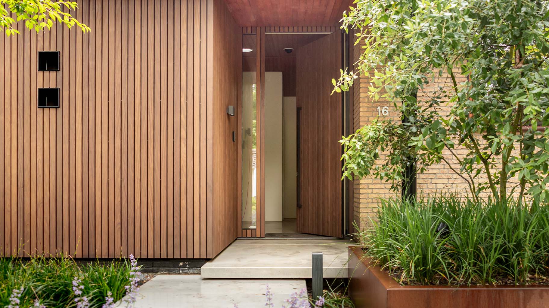 Different Doors taatsdeur als voordeur