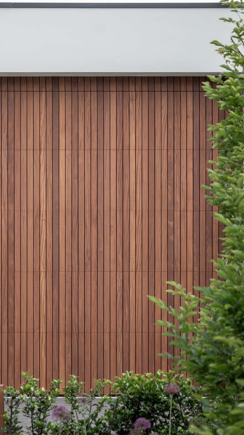 Afrormosia gebruikt voor garagedeur