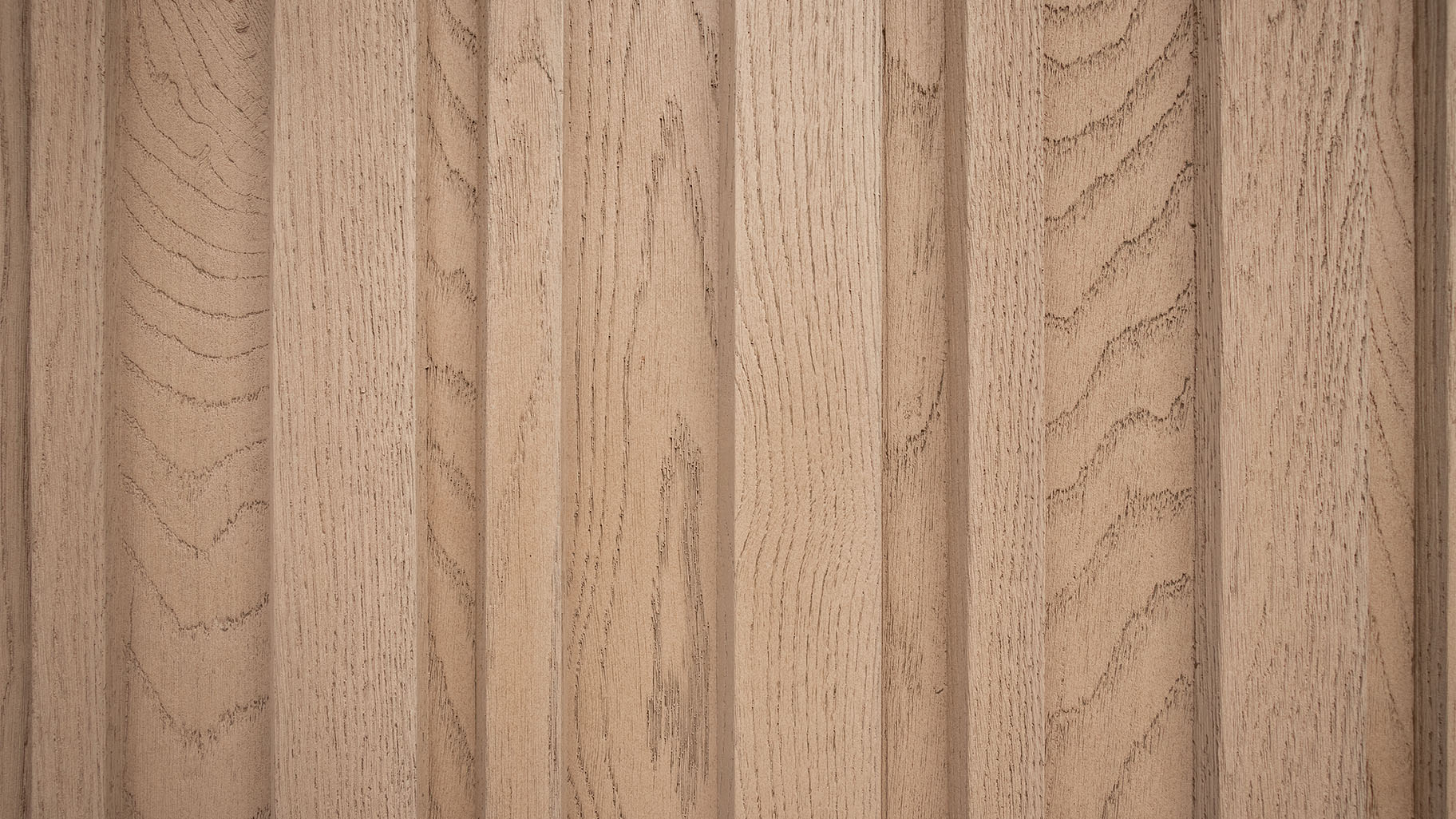 Garagedeur met houtlook maar onderhoudsvrij