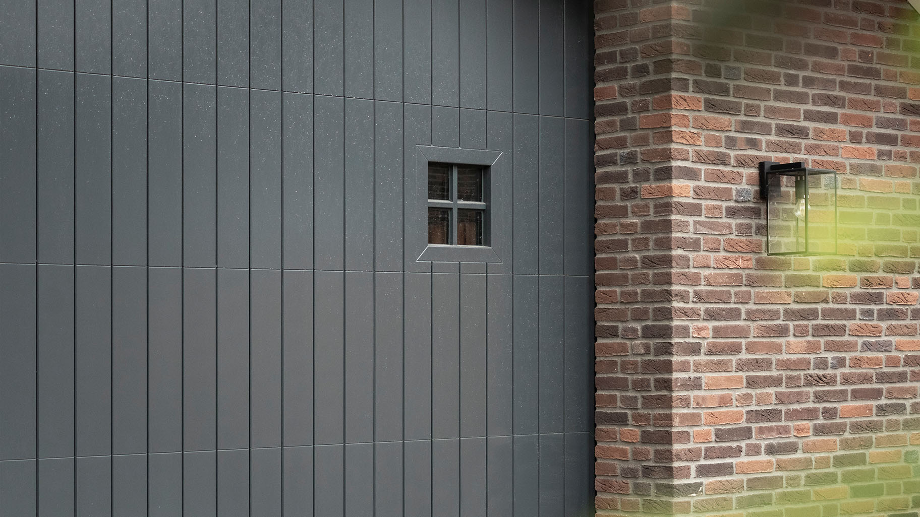 Traditionele stijl houten garagedeur