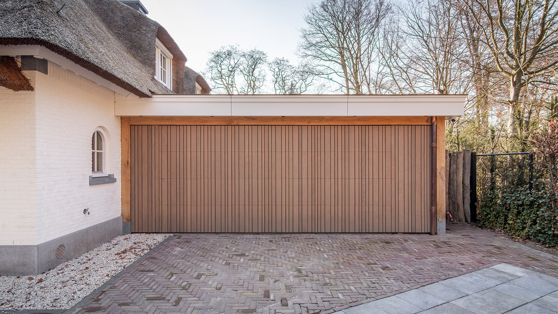 Houten sectionaaldeur afrormosia hout