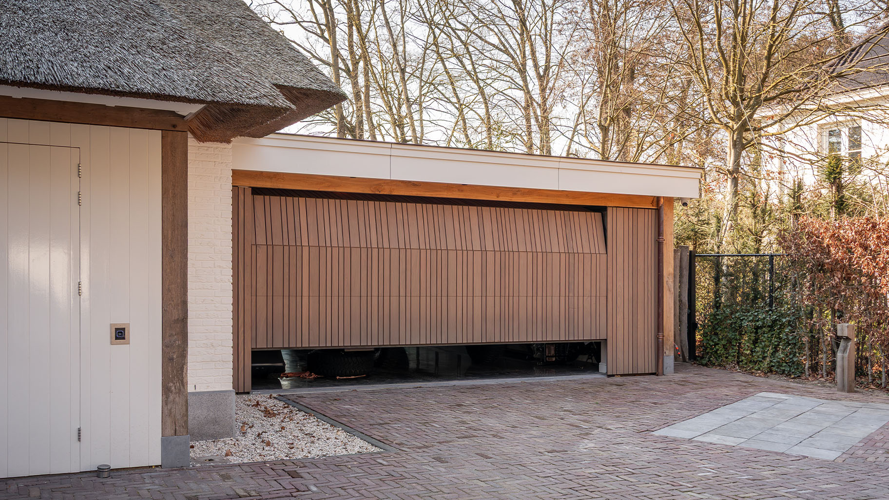 Houten sectionaaldeur afrormosia hout