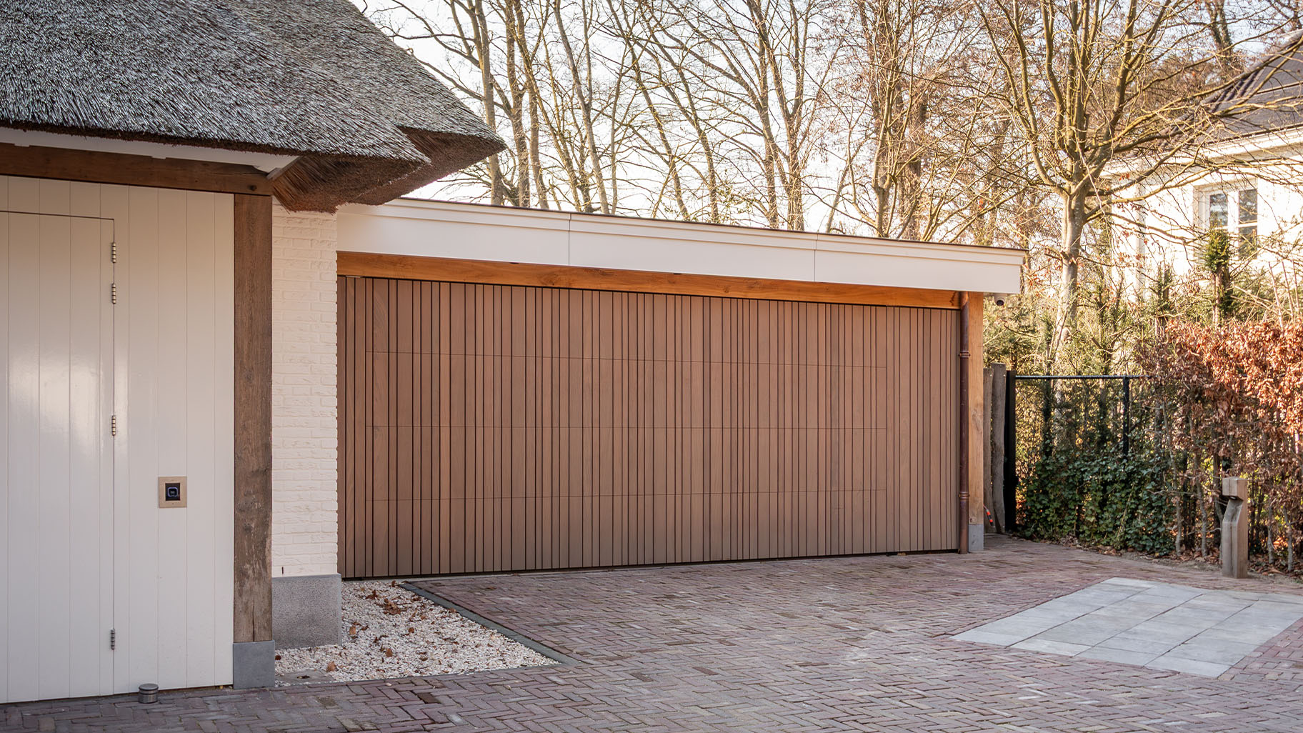 Houten sectionaaldeur afrormosia hout