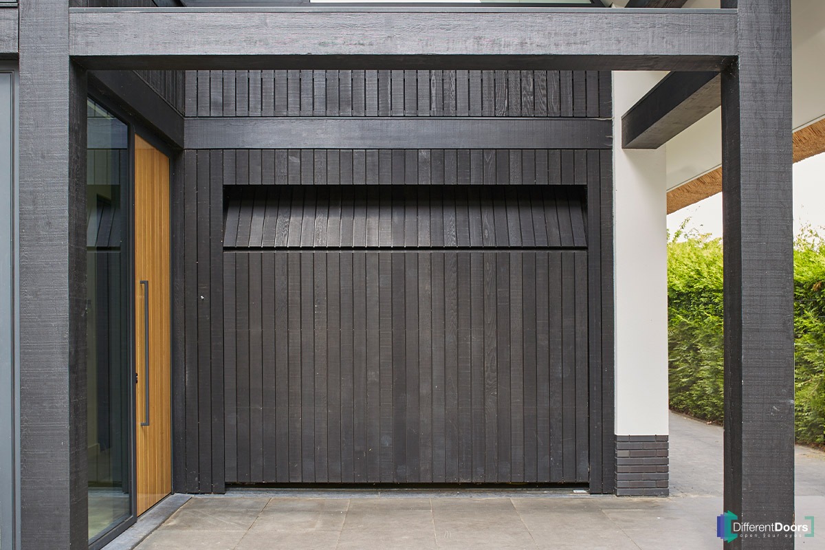 houten-garagedeur-Different-Doors