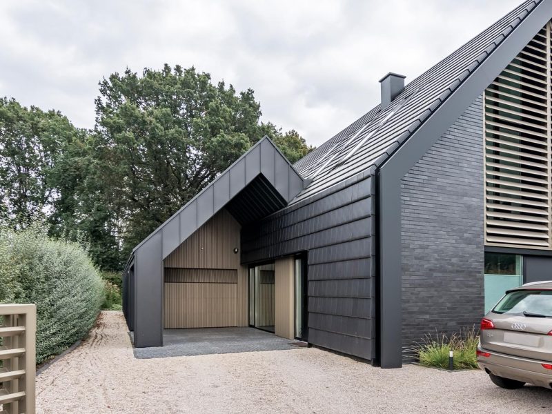 Garagedeur bekleed met Mato profielen different doors - thumb