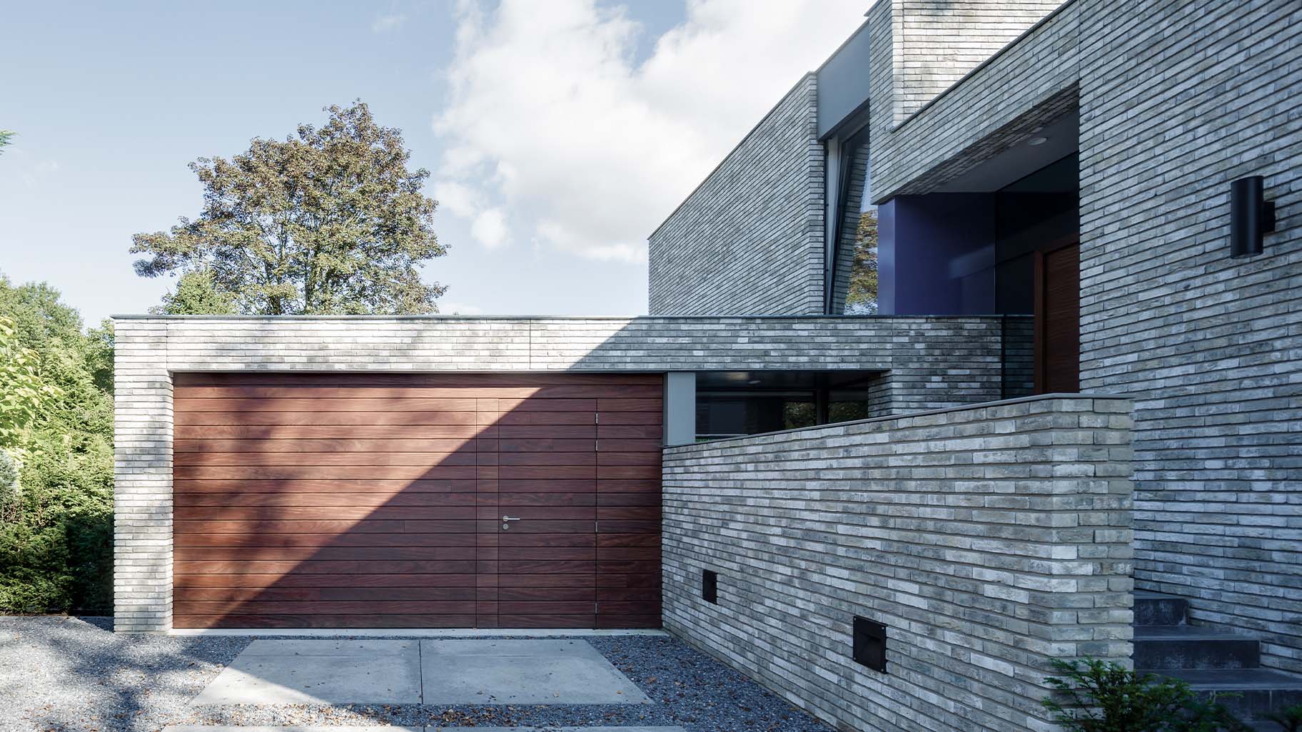 Horizontale houten sectionaaldeur Different Doors