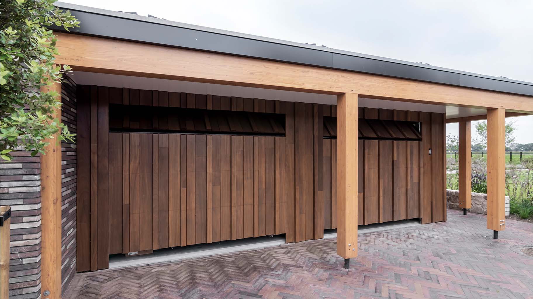 Houten sectionaaldeur verschillende breedtes