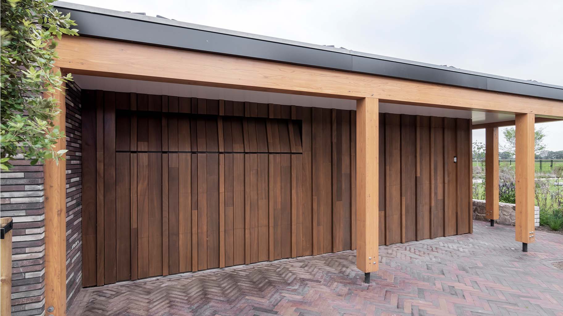 Houten sectionaaldeur verschillende breedtes