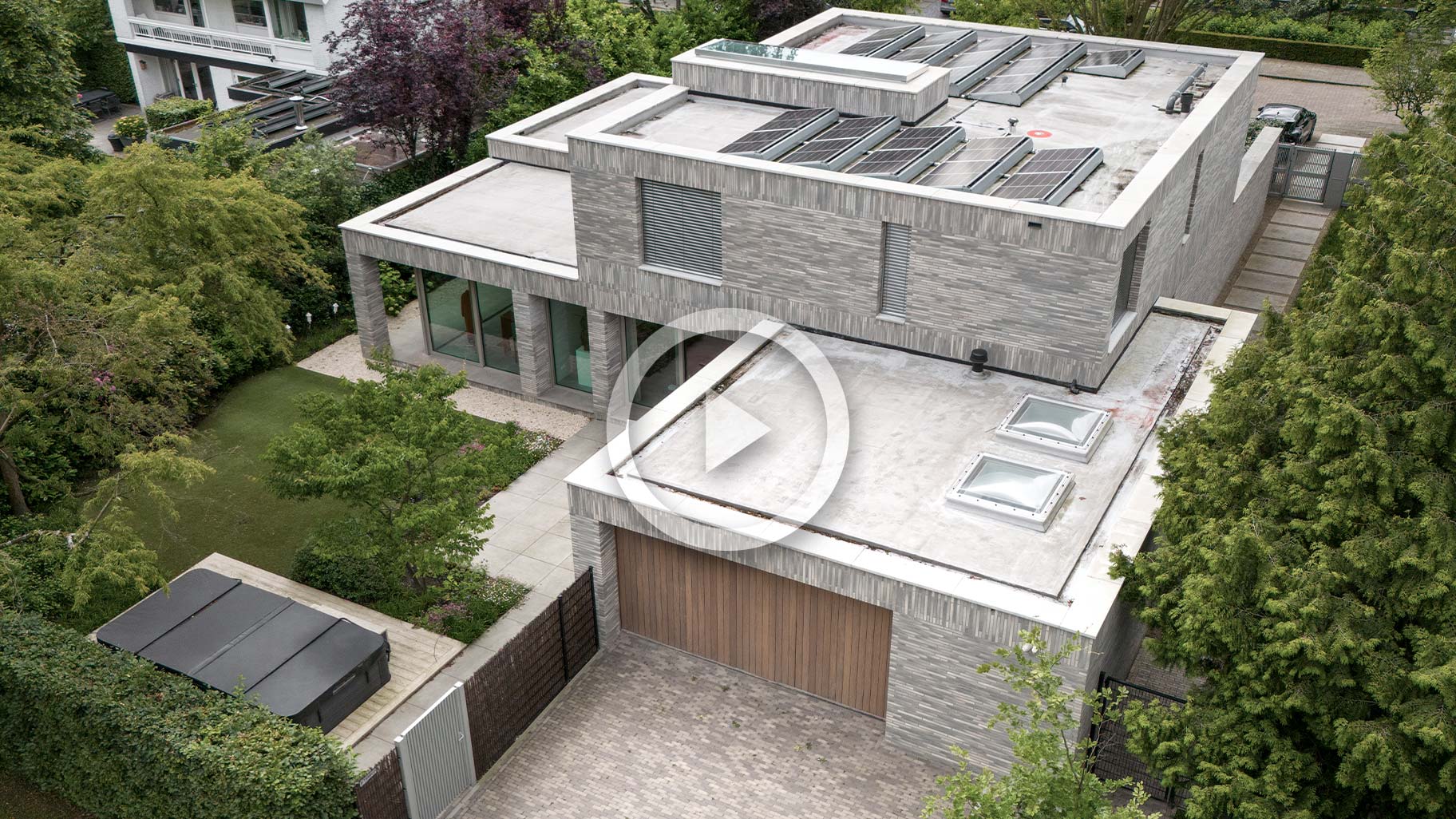 Video zijwaartse garagedeur Different Doors