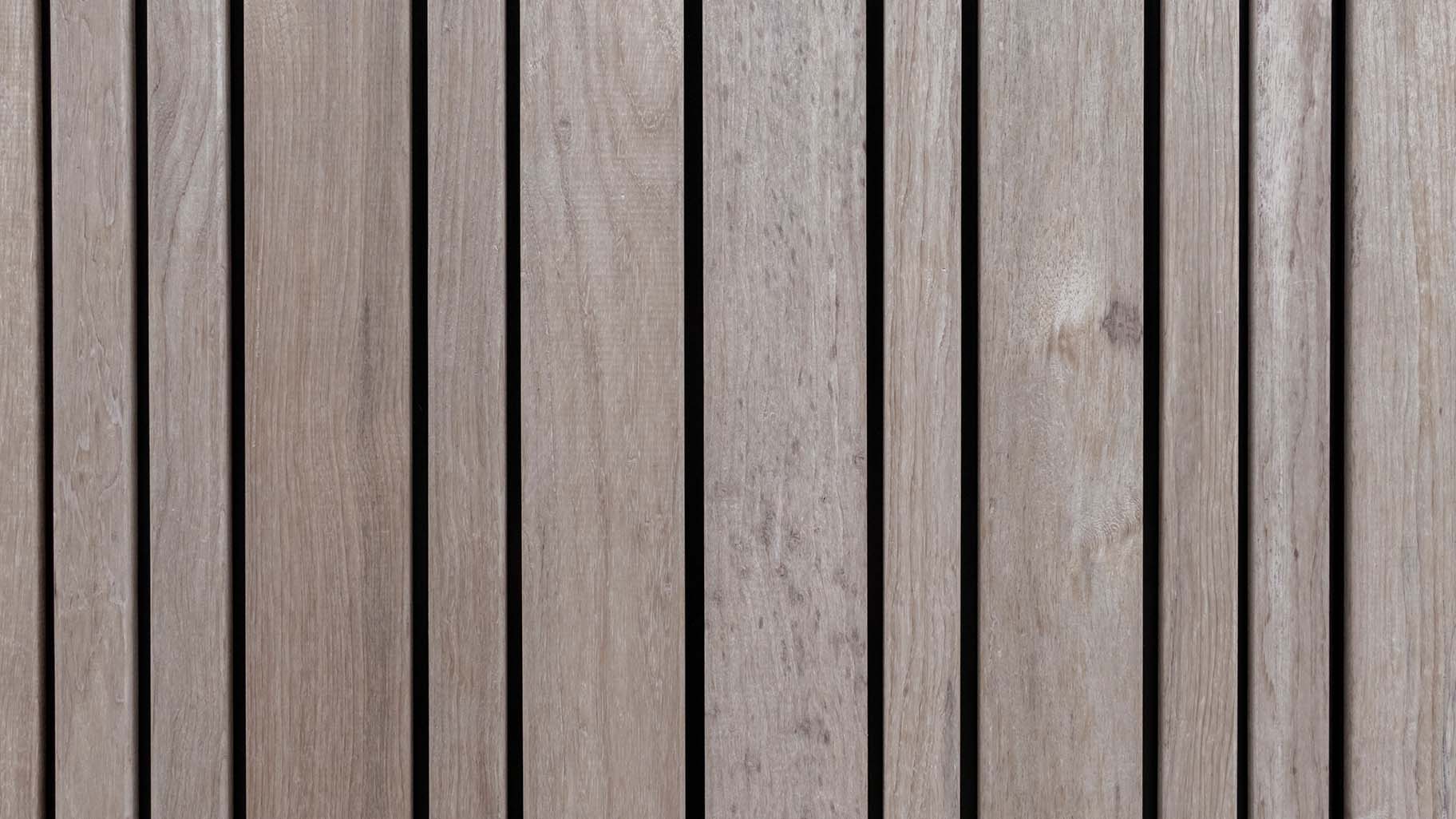 Zijdelingse houten garagedeur