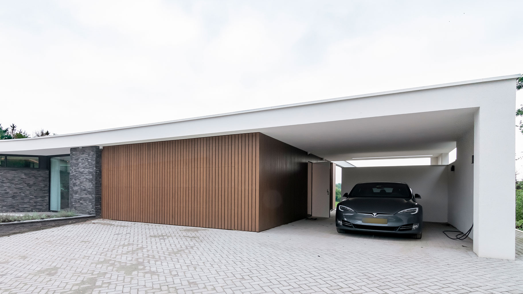 Brede latten garagedeur