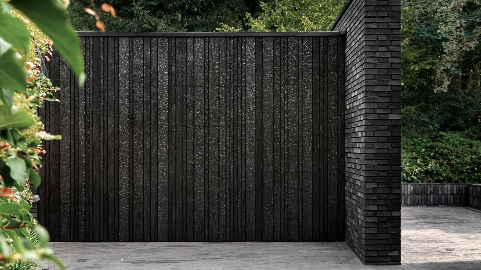 garagedeur shou sugi