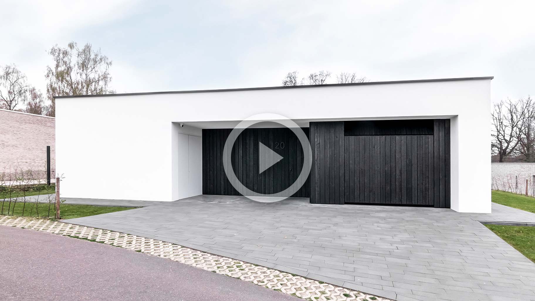 Video Different Doors