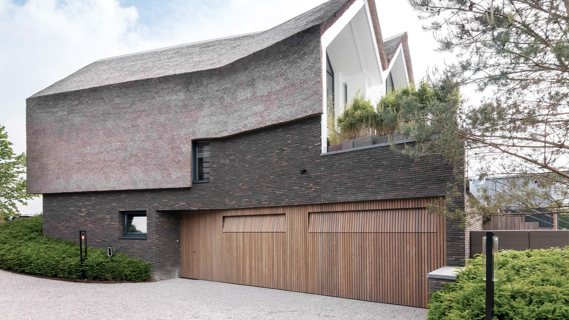 afrormosia latten garagedeur different doors