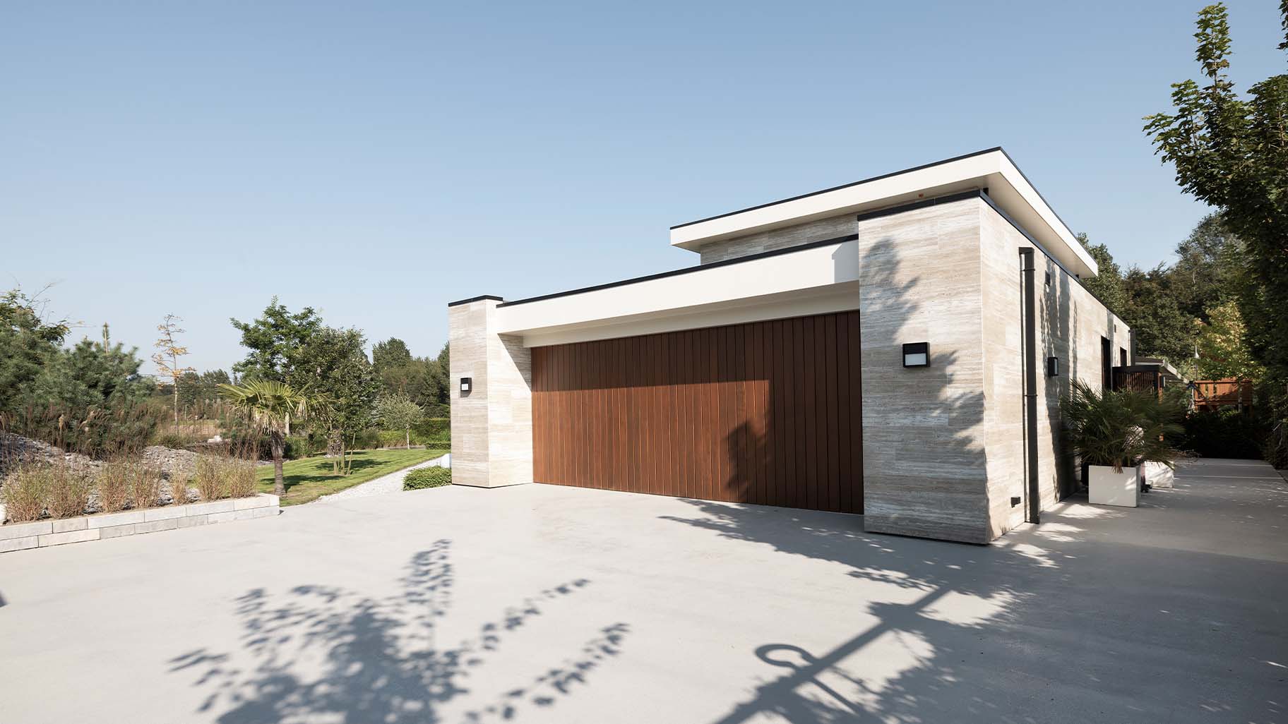 Dubbele zijwaartse garagedeuren