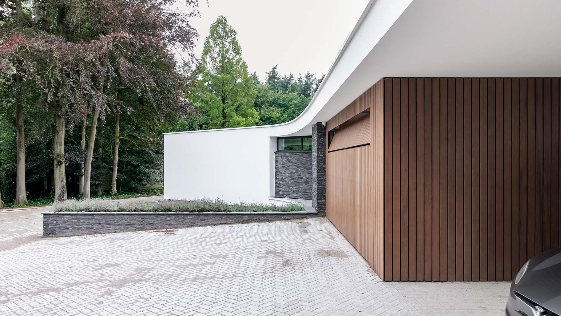 Houten garagedeur bungalow