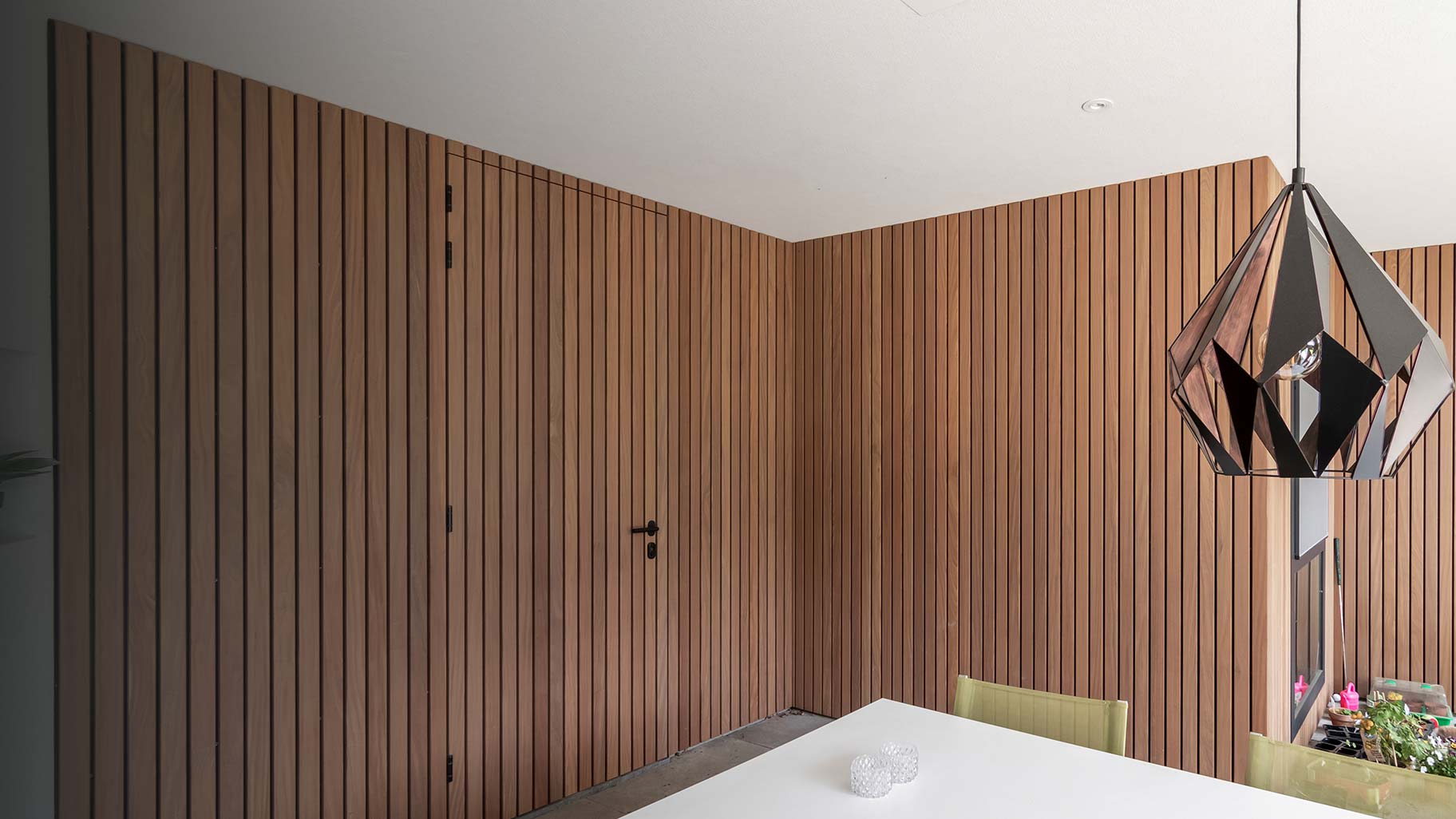 Different Doors gevelbekleding afrormosia