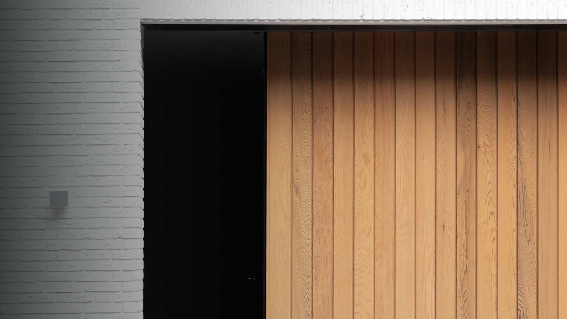 Red Cedar houten zijwaartse garagedeur