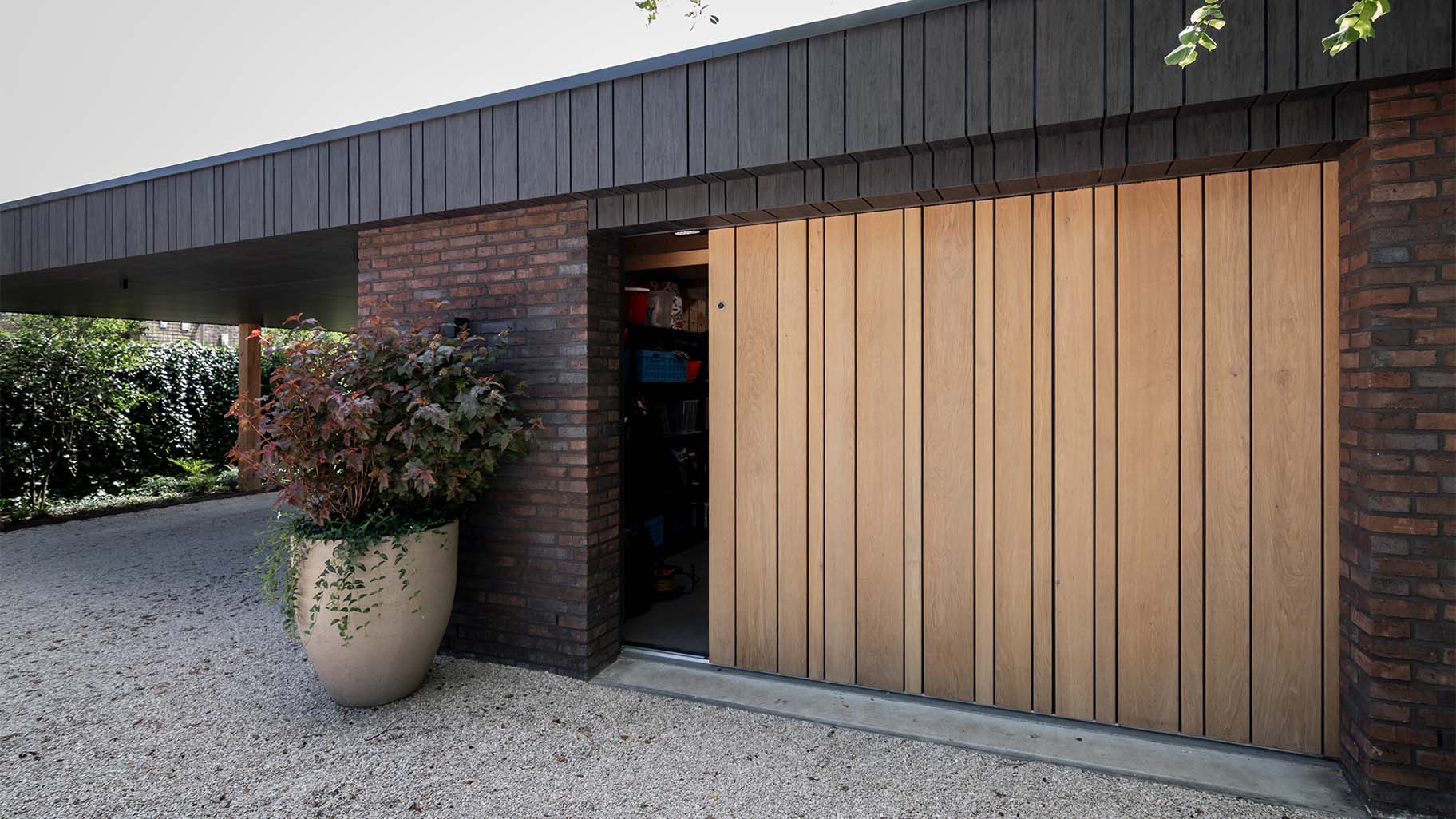 Zijwaartse garagedeur verticale latten