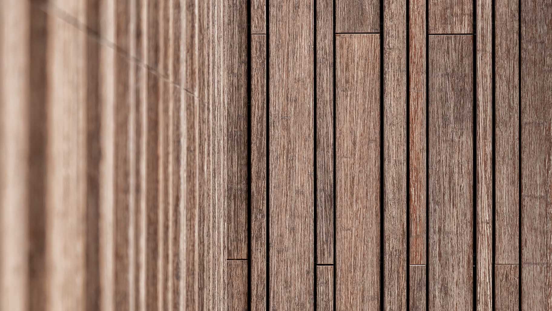 Onzichtbare houten garagedeur different doors