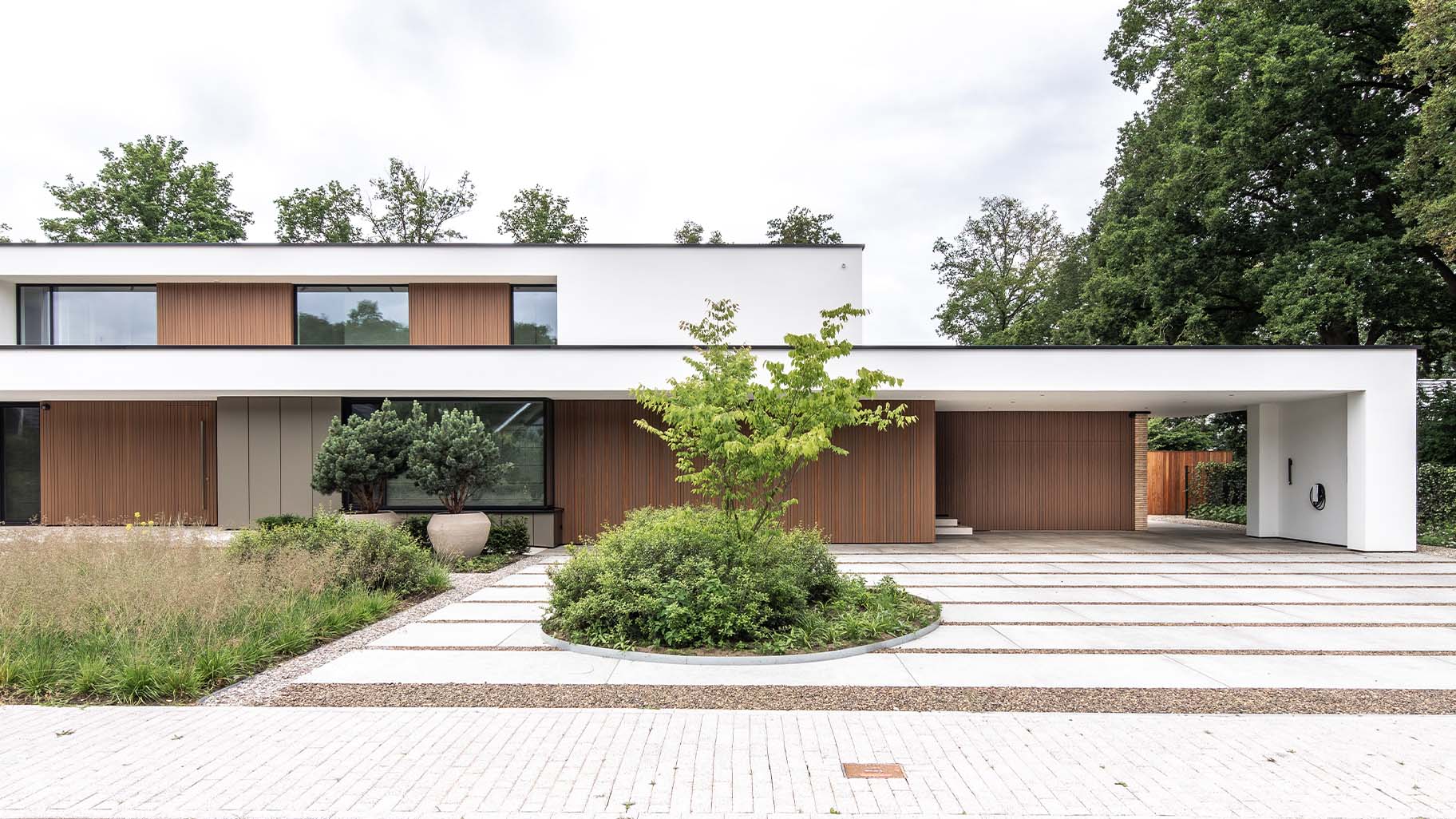 Zijwaartse Fraké houten garagedeur