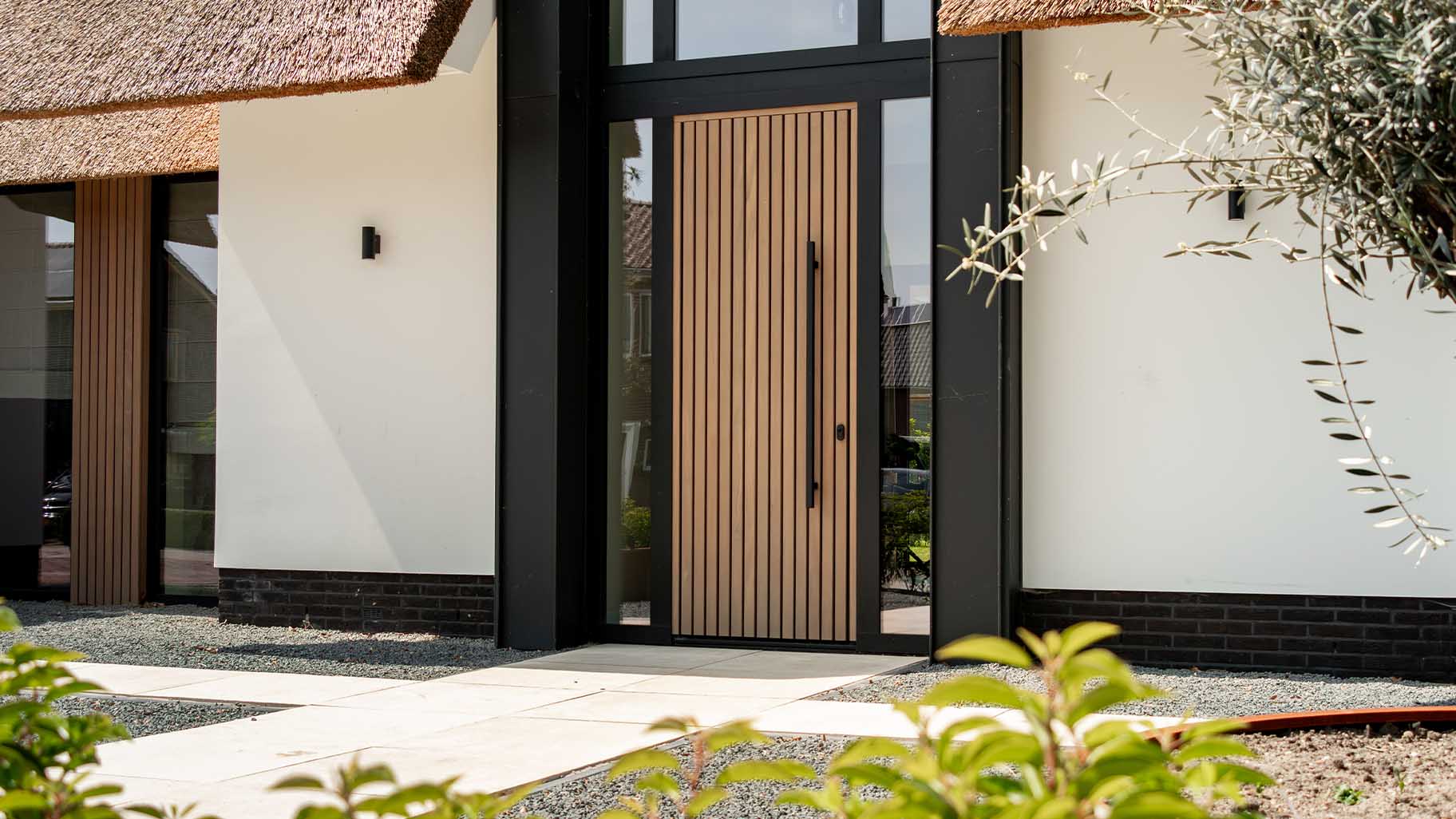 afrormosia houten voordeur Different Doors