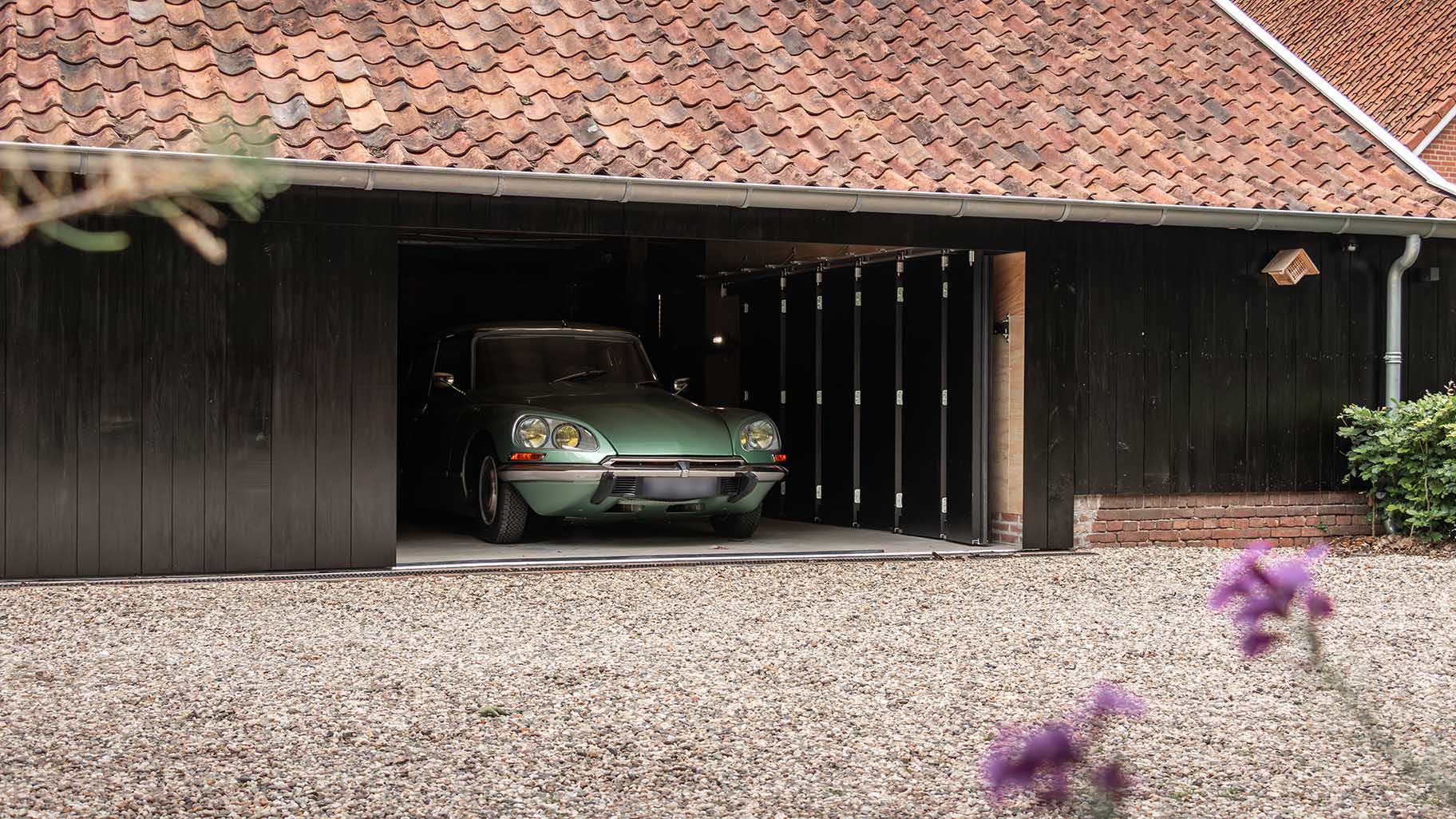 Red cedar zijwaartse garagedeur