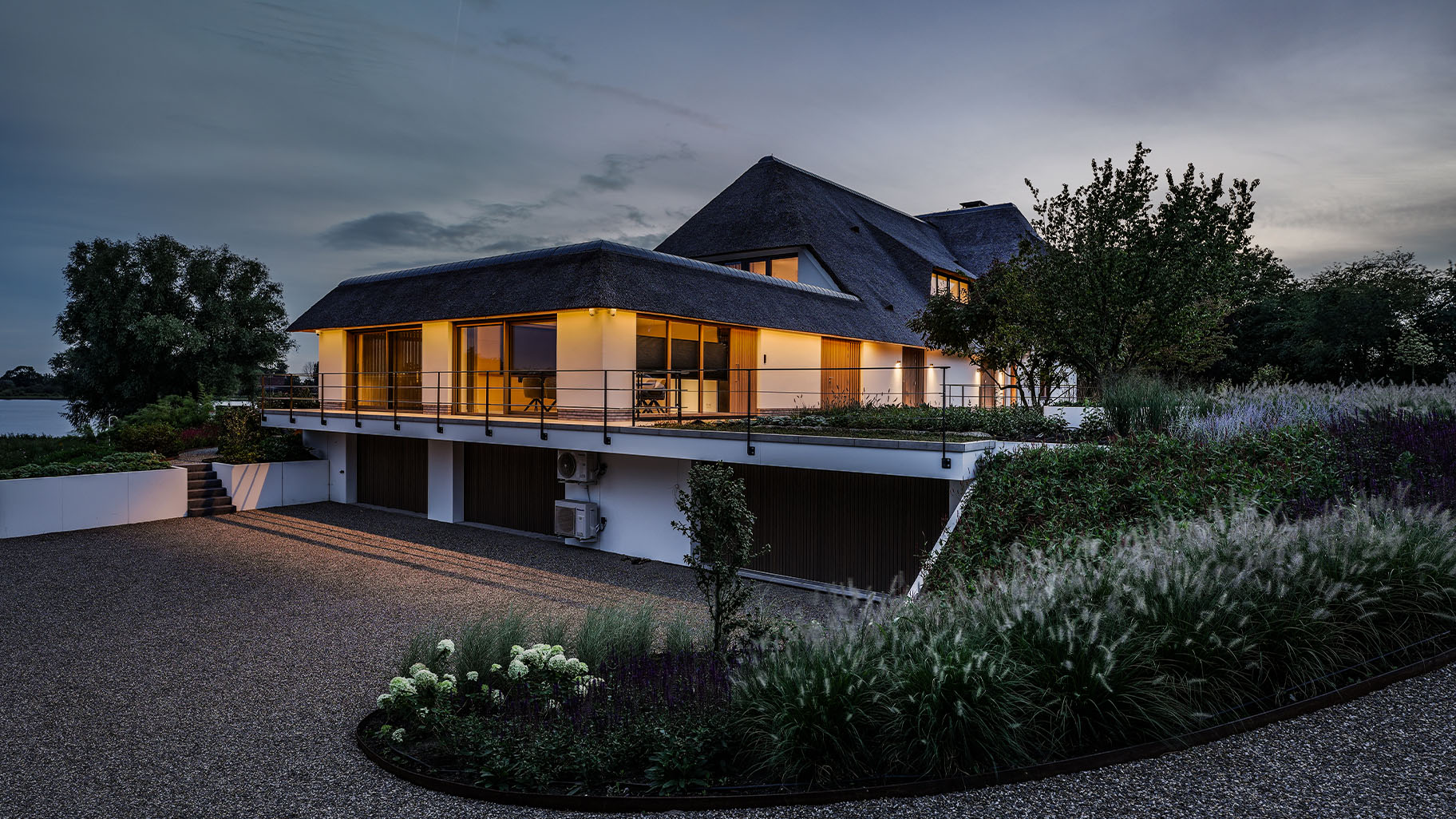 Afrormosia houten deuren Different Doors