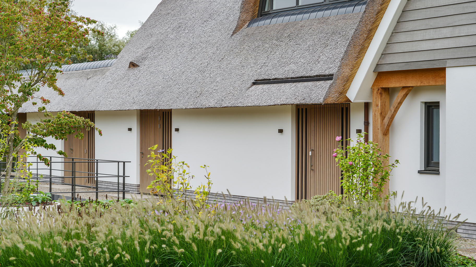 Different Doors afrormosia houten deuren